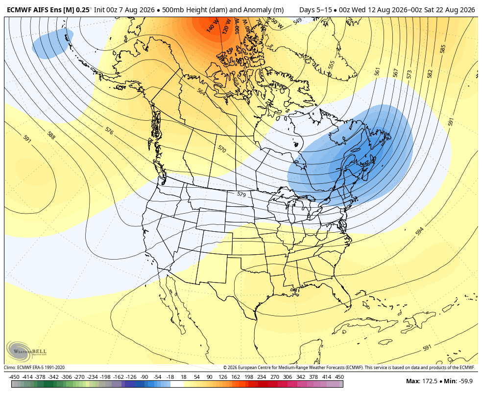500mb height anomalies showing a weak trough near California